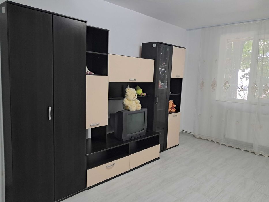 Vand mobila de Bucatarie si Sufragerie