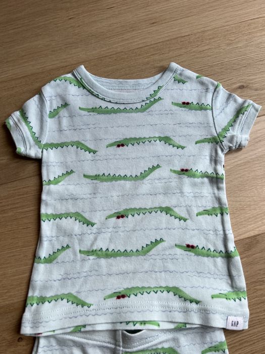Pijama din 2 piese baby Gap 12-18 luni, din 100% bumbac, de vară.