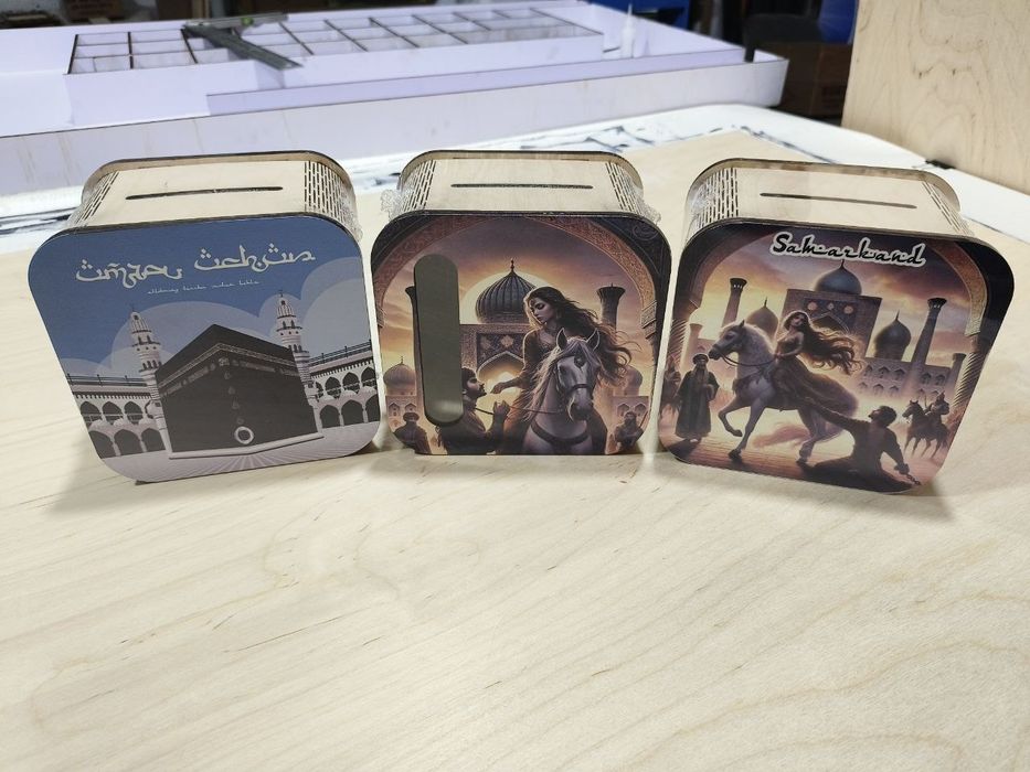 Копилка для денег деревянная