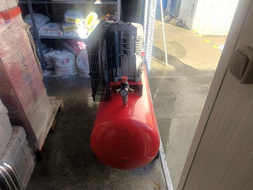 Компресор за въздух трифазен 270литра