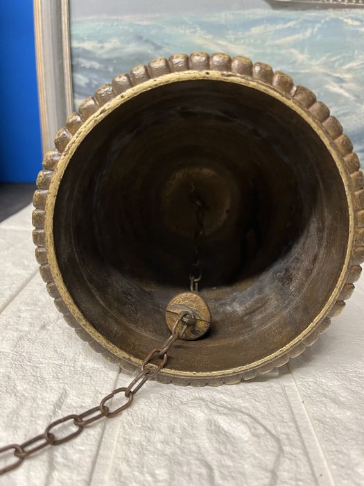 Стара,бронзова,църковна камбана