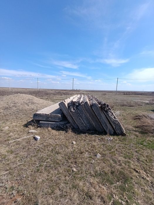 Продам 10 соток с материалом