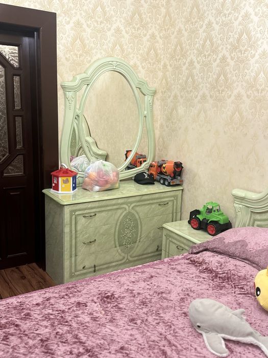 Продам спальный гарнитур