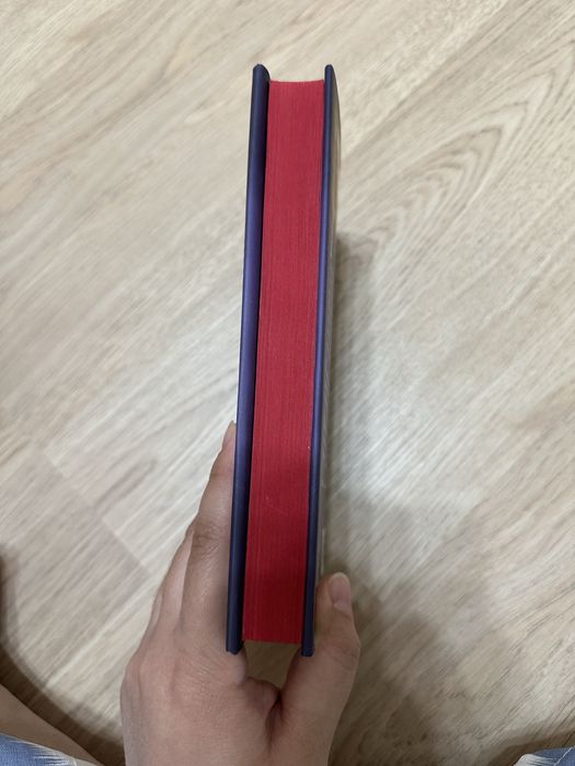 Продам книгу Ассистентка злодея