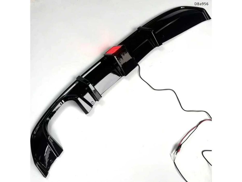 Difuzor spate tuning cu lumini LED splittere BMW3 F30 M evacuare dublă