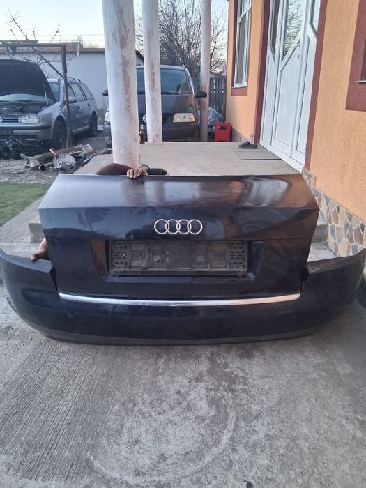 Vând haion și bară spate de Audi A4  B6