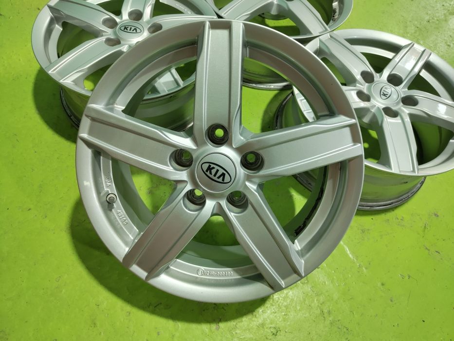 16 5x114.3 Kia Hyundai лети джанти 5х114.3