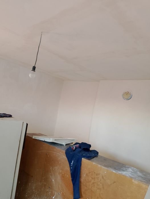 Продава се къща близо до центъра