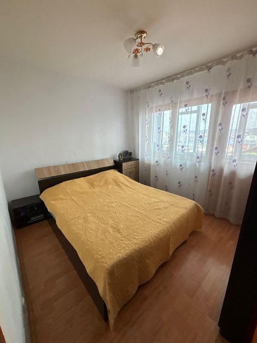 Apartament 3 camere de închiriat