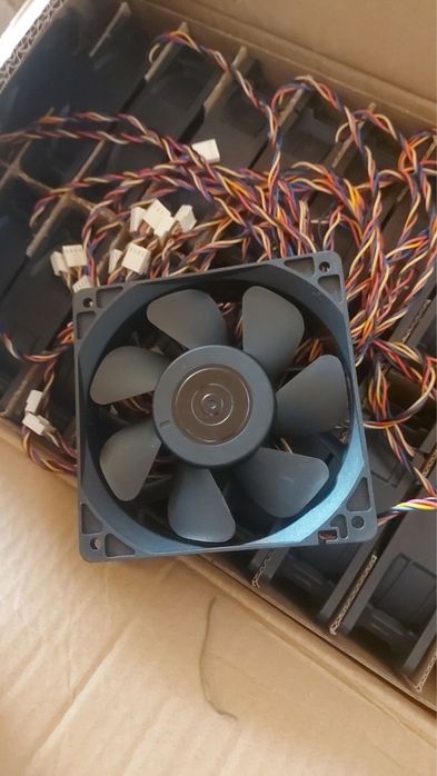 Delta elekronics ventilyatori  2.7 a 12 v