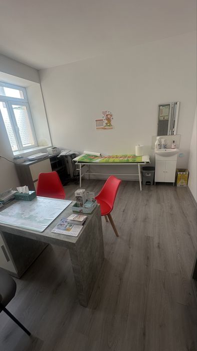 Închiriez cabinet medical complet dotat – central Codlea