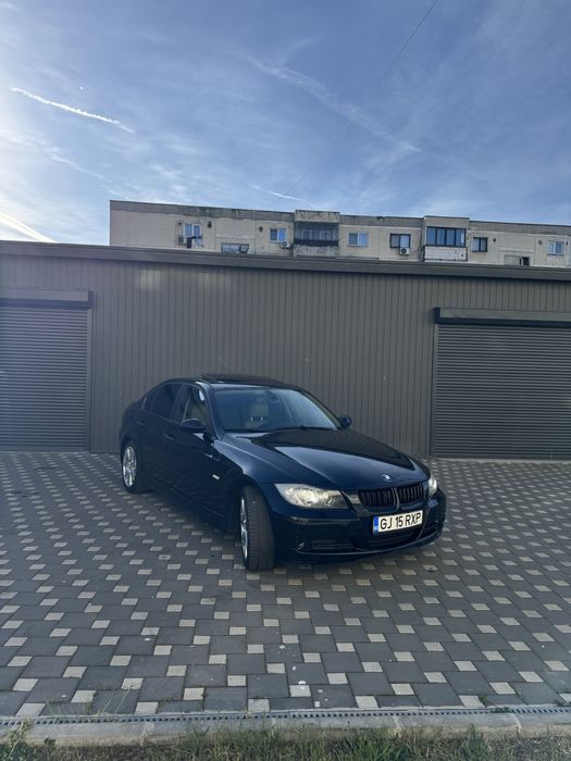 BMW Seria 3 E90 320i