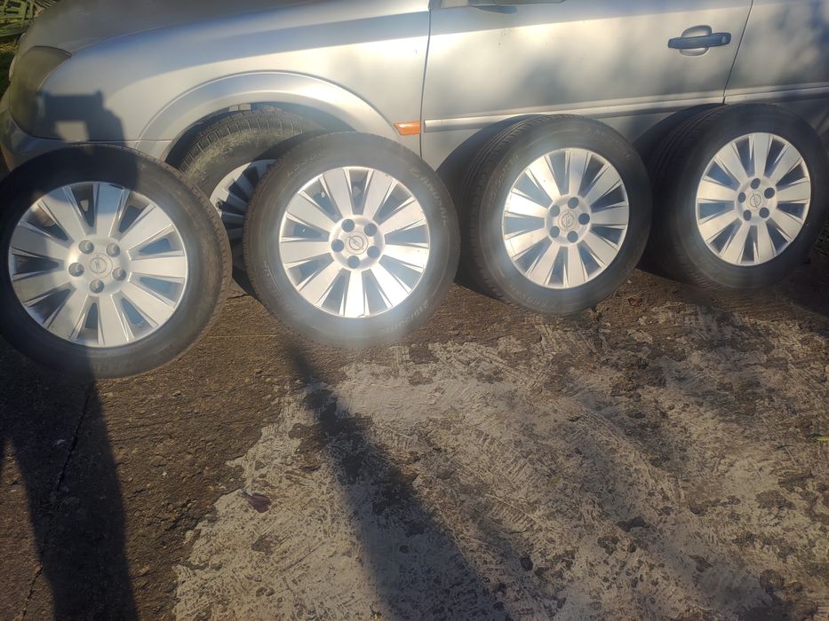 Set 4 roti aliaj cu anvelope 215/55/16 vara