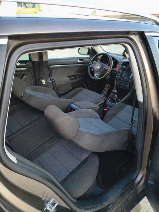 Volkswagen Golf VI Style 2,0 diesel 140 CP 2012 Trapa Navi Xenon