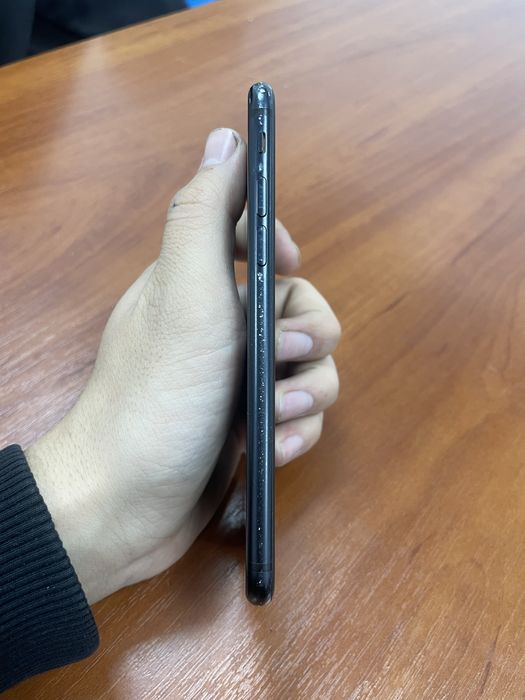 Продам iphone se 2