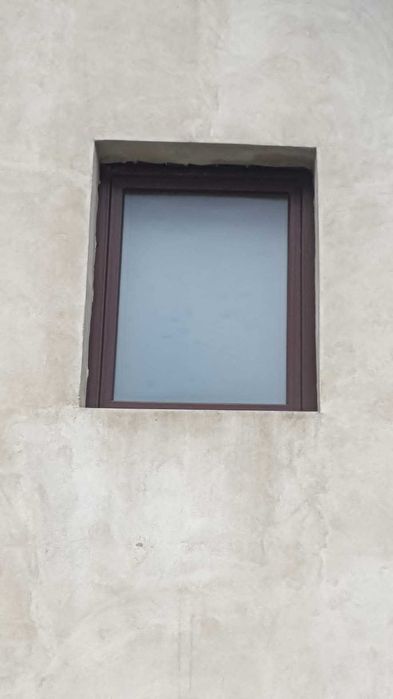Vand ferestre PVC cu 1 canat, culoare Mahon + alte geamuri tip usa