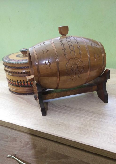 Буренце и кутия от дърво