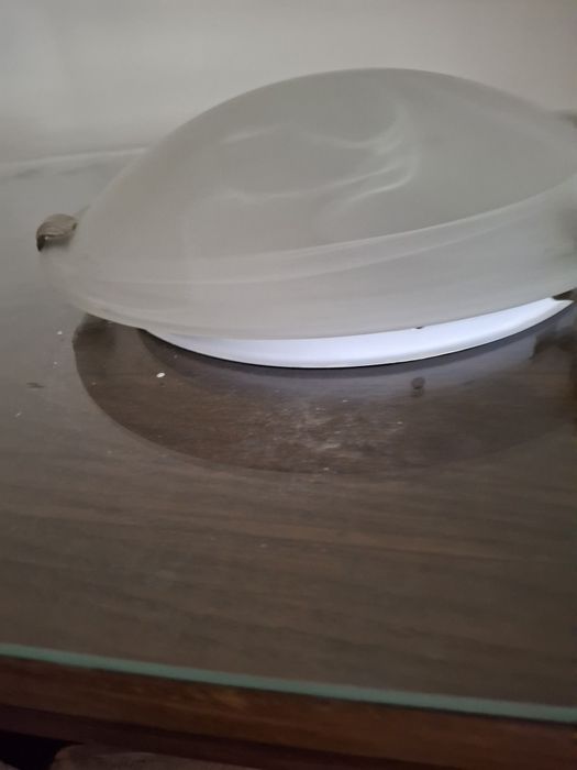 Vand aplici, diferite modele si dimensiuni si un candelabru tip indust