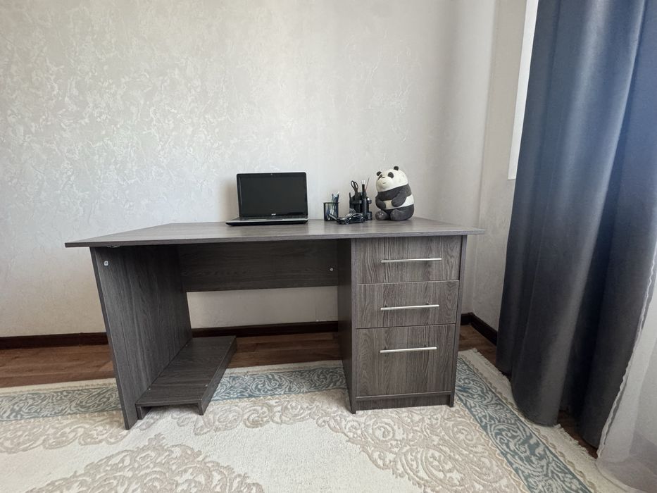 Стол офисный, писменный