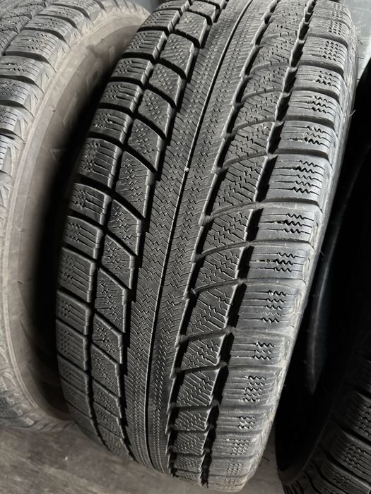 235/65/17 Triangle почти новые