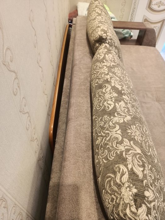 Продам диван в хорошем состояние