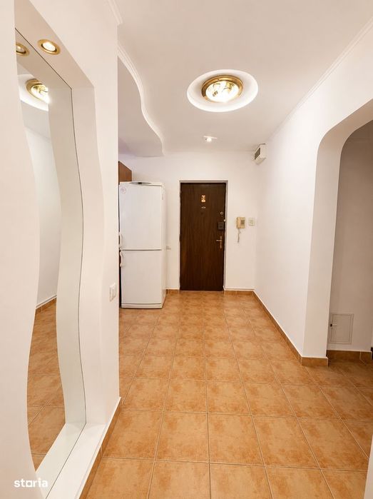 Apartament 3 camere, 2 băi, centrală termica