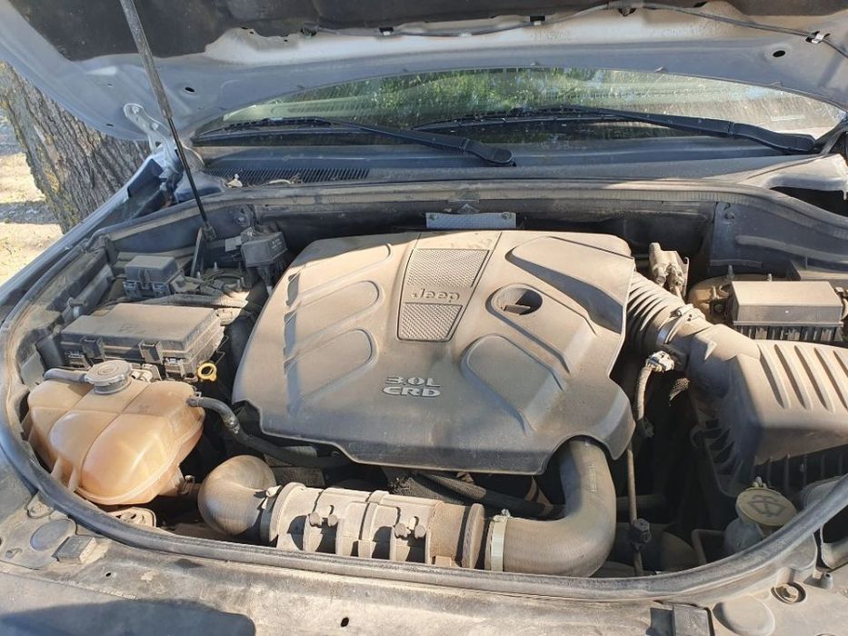 bara fata spate armatura grila capota trager calandru haion  Jeep Grand Cherokee 2 3.0crd dezmembrez