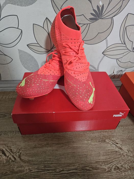 Чисто нови бутонки