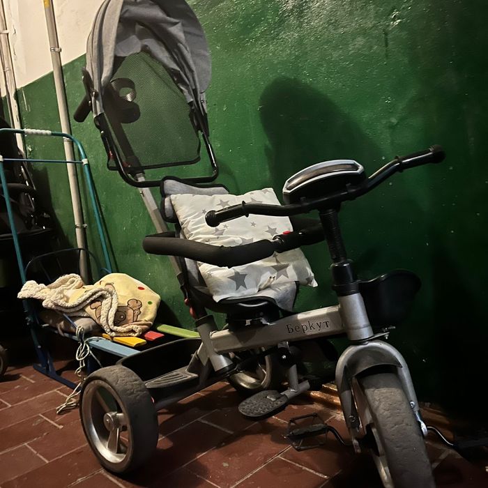 Продаю коляску и детский велосипед