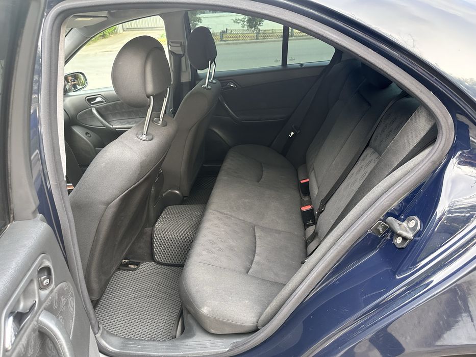 Продам мерс в отличном состояний.