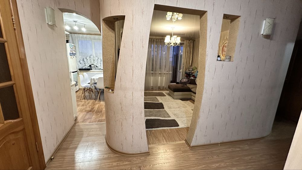 Продам трехкомнатную квартиру