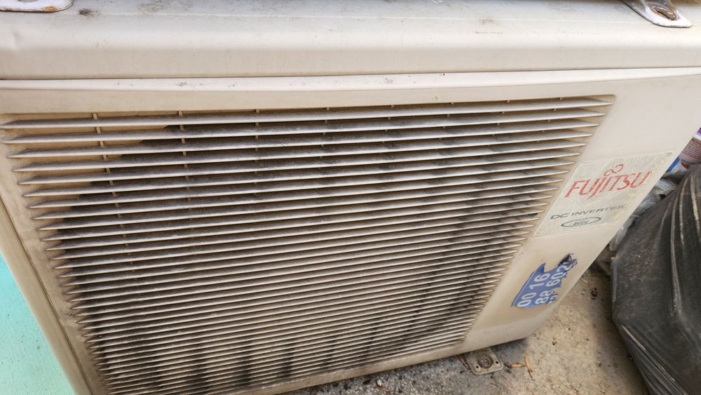 Продавам климатици 2 броя работещи