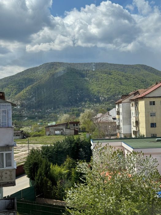 Apartament 2 camere decomandat ,complet renovat, acoperiș nou, cu pod.