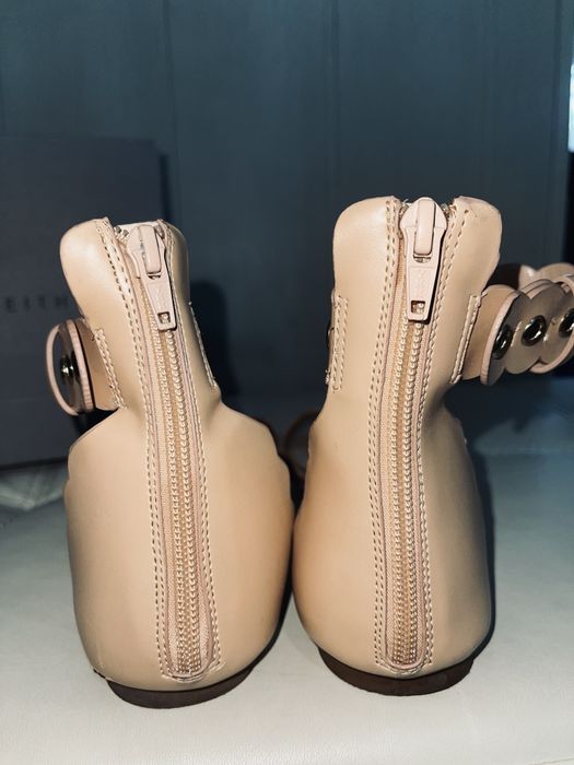 Босоножки Charles & Keith