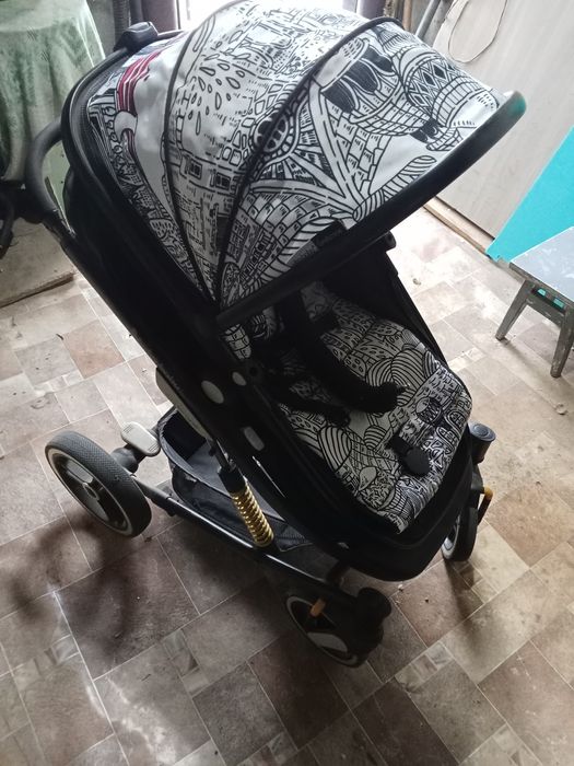 Продам коляску детскую и стульчик