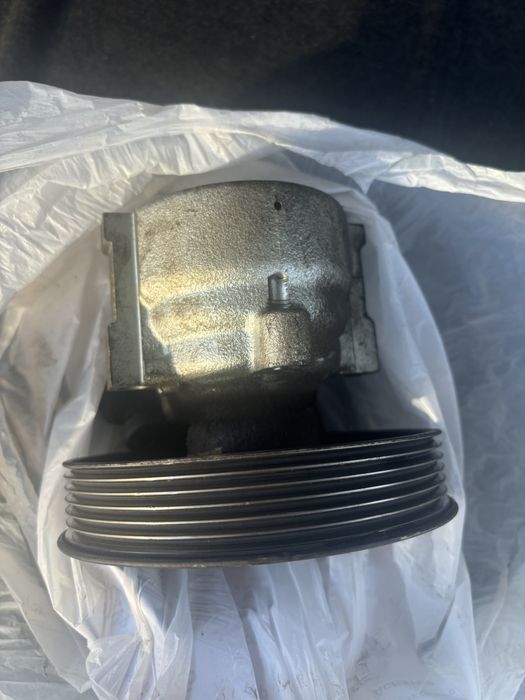 Продам гур насос рено сандеро 1