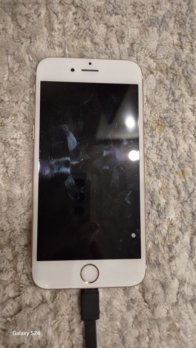 Apple iPhone 6s 16 gb (Rose Gold)