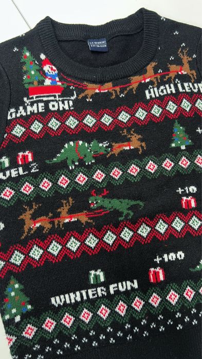 Костюм с новогодним принтом