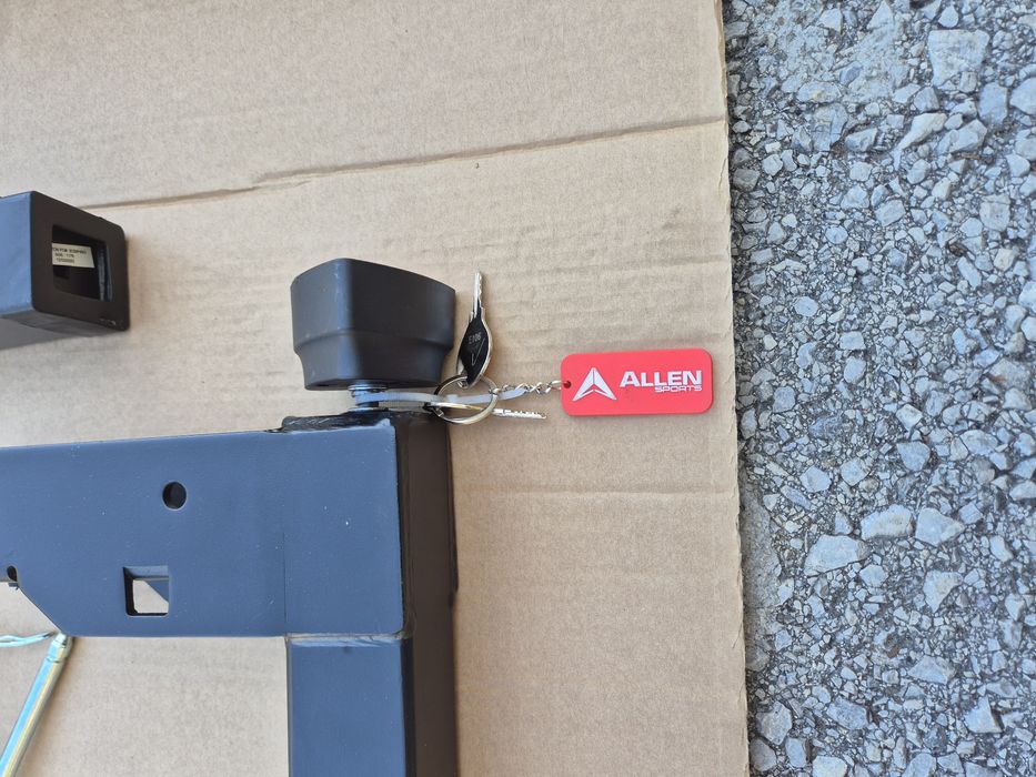 Стойка за колела за монтаж на теглич.