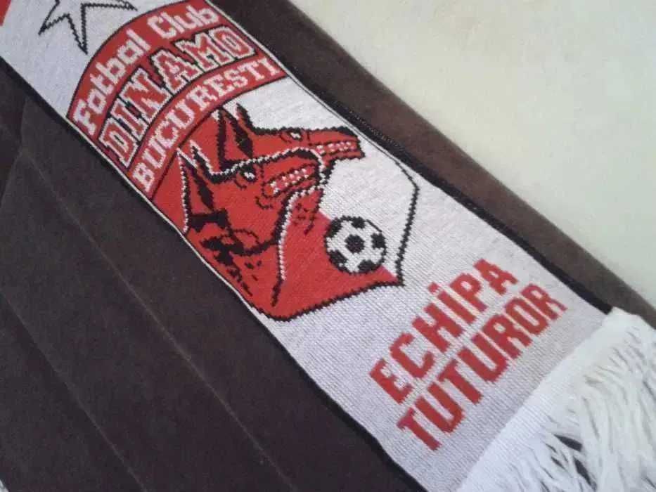 Model foarte RAR de fular Dinamo Bucuresti an 2010
