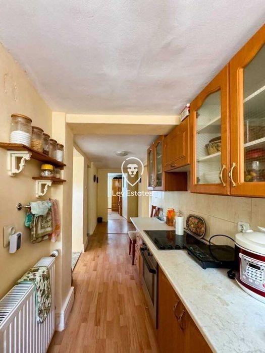 Продава се Къща в Камено - 188 кв.м за 1064 €/кв.м - Снимка #19