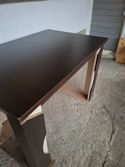 Vând masa de bucătărie  L120 -l 80cm