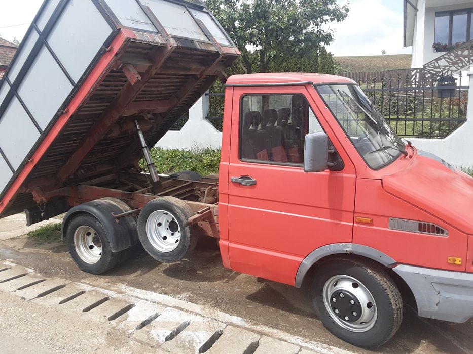 Vând  iveco daily basculabil