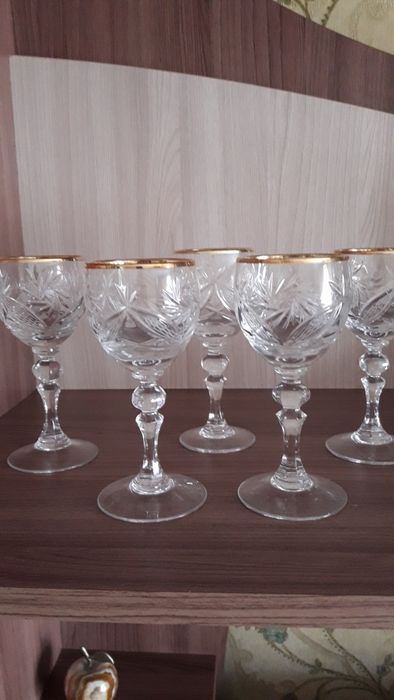 Хрусталь для красивой сервировки.