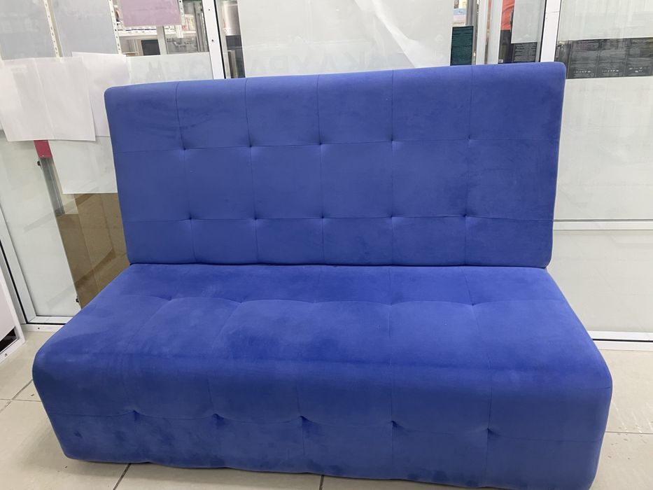Диван офисной срочно продам