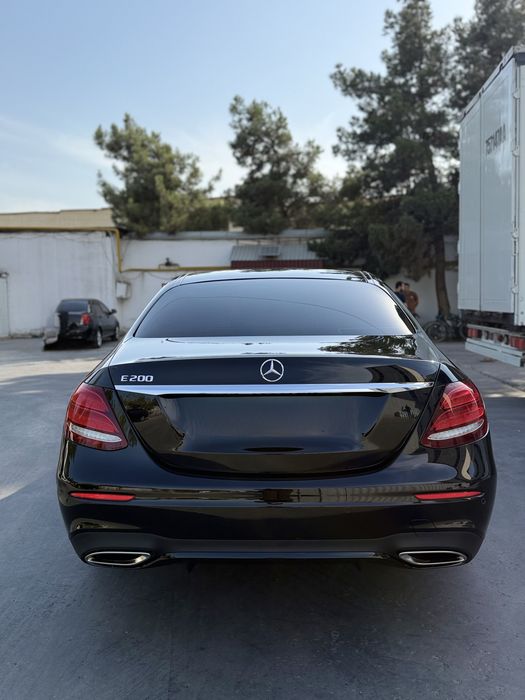 Mercedes E213 ideal