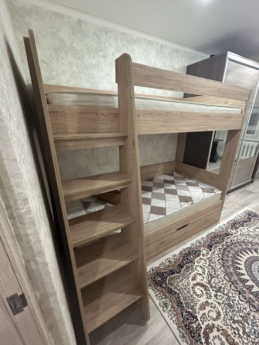 Продам двухъярусную кровать