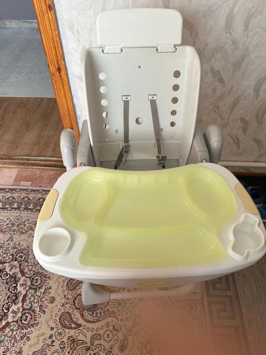 Столик для кормлени