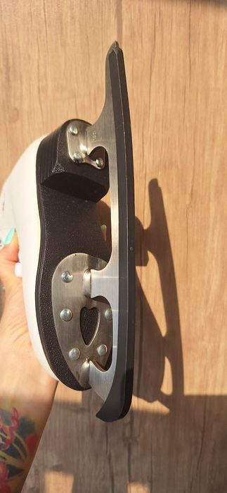 Коньки коньки продам