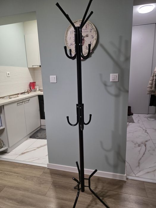 Закачалка за антре